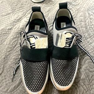 Steve Madden black and silver shoe size 7